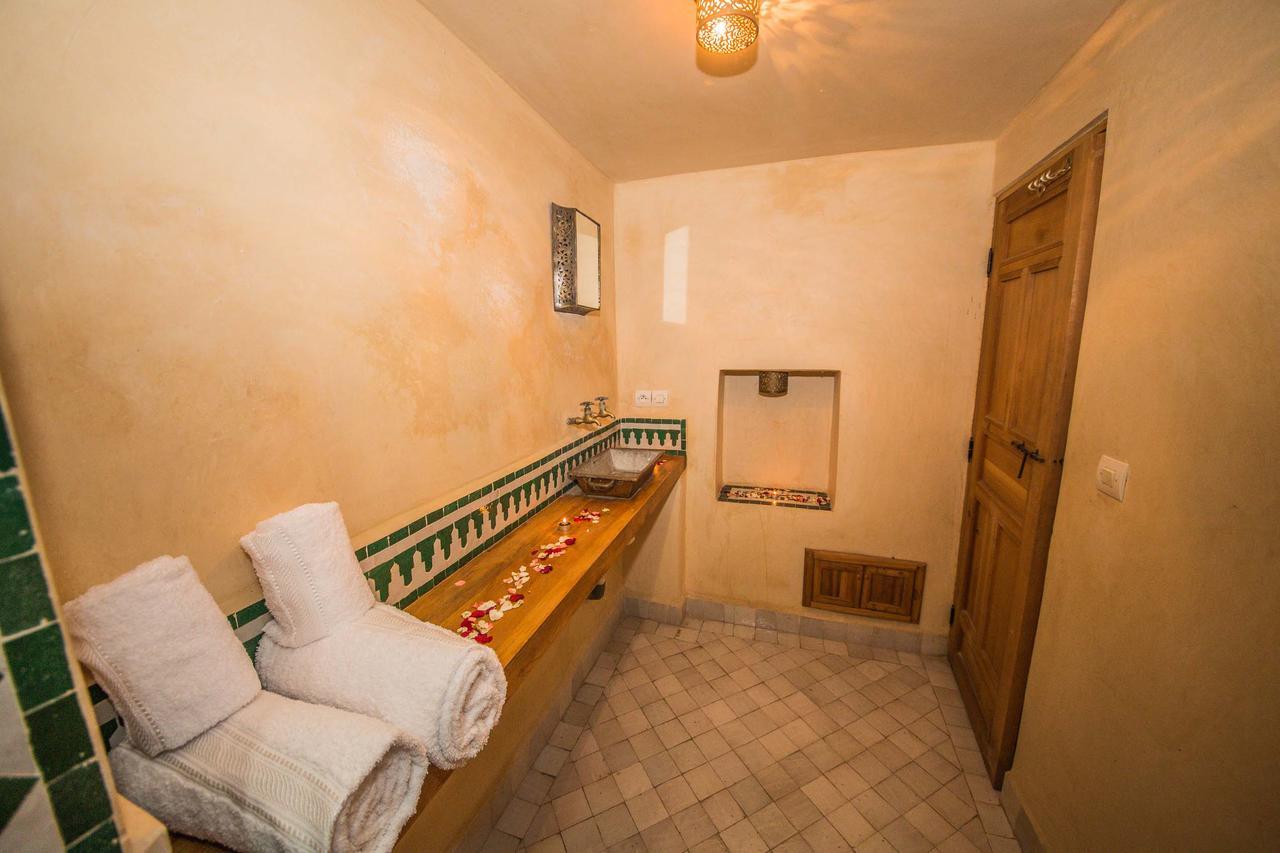 Riad Gzira Fez Buitenkant foto